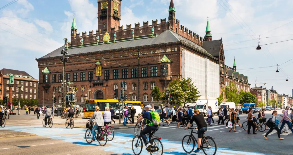 Cyklister på Rådhuspladsen